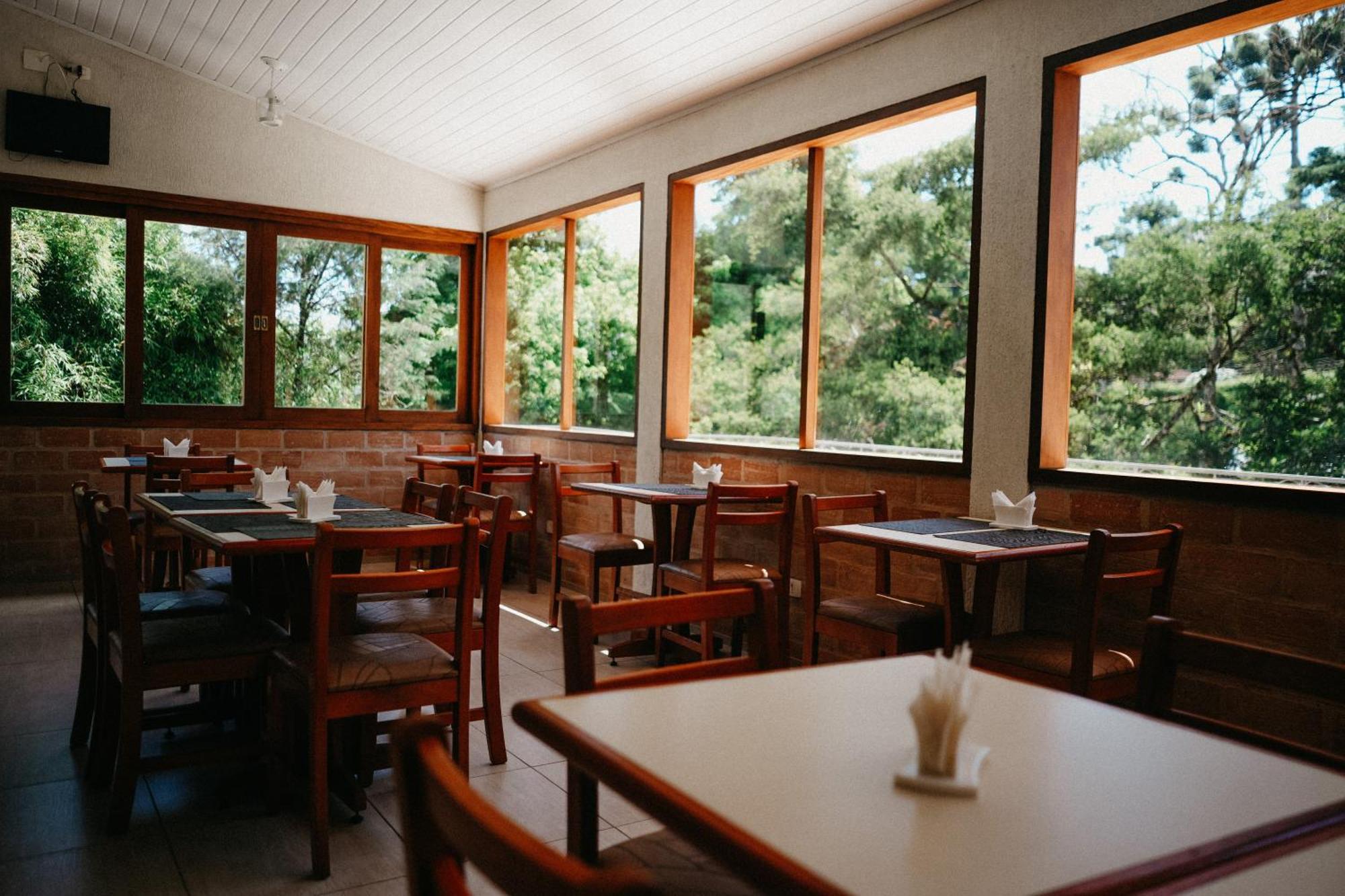 Hotel Vill' Agi Campos do Jordao Luaran gambar